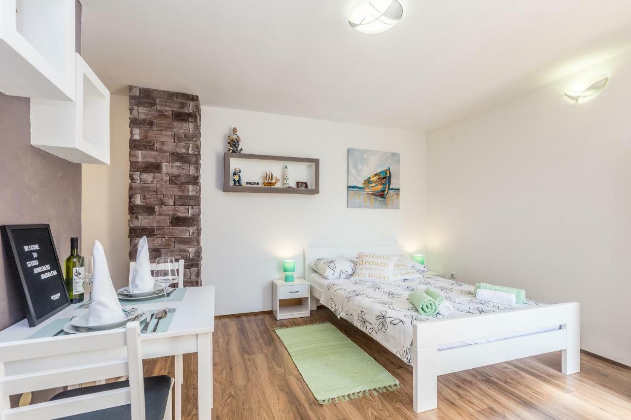 Апартаменти Studio Apartman Magdalena Омишаль Екстер'єр фото