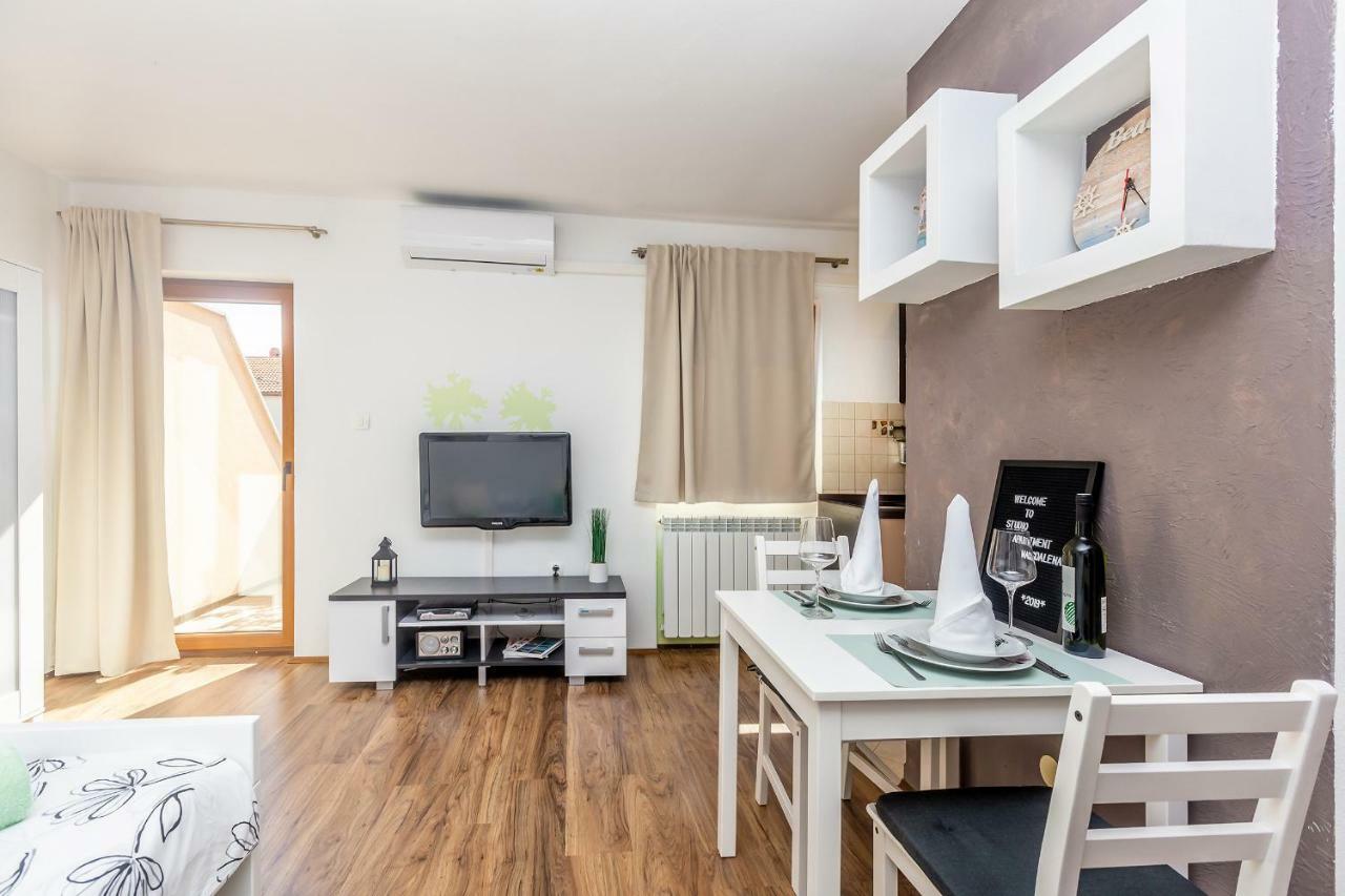 Апартаменти Studio Apartman Magdalena Омишаль Екстер'єр фото