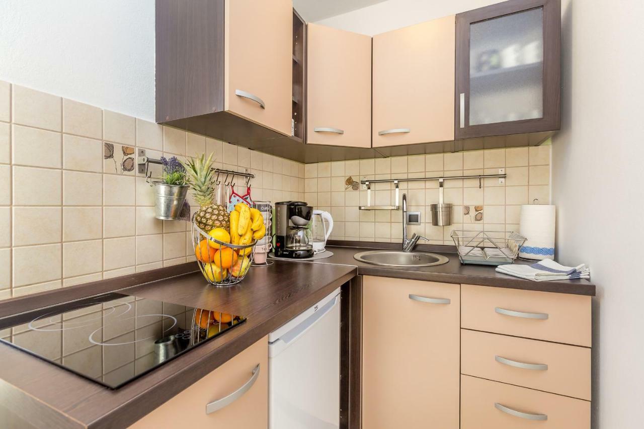 Апартаменти Studio Apartman Magdalena Омишаль Екстер'єр фото